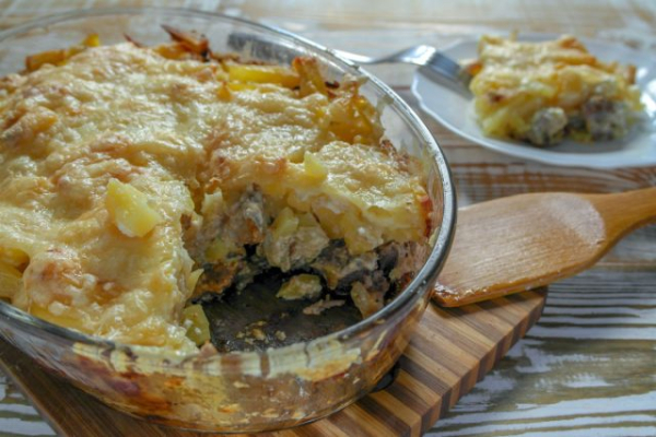 Идеальный новогодний стол 2026 — забудьте про «майонез вёдрами» Идеальный новогодний стол 2026 — забудьте про «майонез вёдрами»