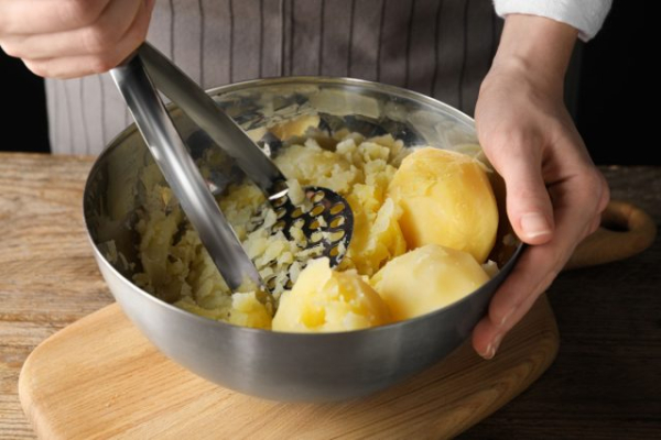 Идеальный новогодний стол 2026 — забудьте про «майонез вёдрами» Идеальный новогодний стол 2026 — забудьте про «майонез вёдрами»